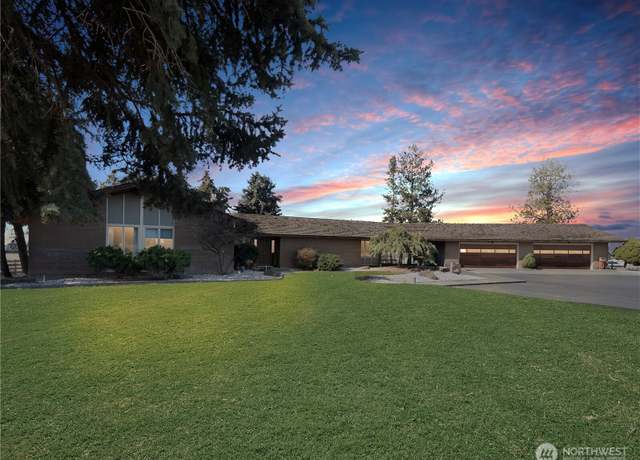 Property at 2400 NE Hamilton Rd NE, Moses Lake, WA 98837, 3 beds, 3 baths