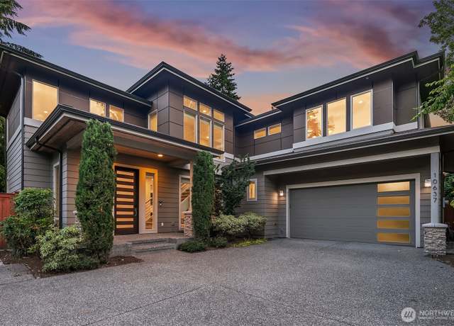 Property at 10637 128th Ave NE, Kirkland, WA 98033, 5 beds, 4 baths