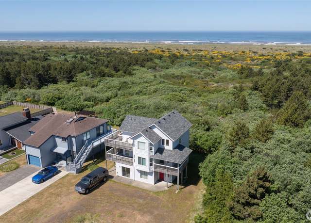 Property at 667 Ocean Shores Blvd SW, Ocean Shores, WA 98569, 4 beds, 3.5 baths