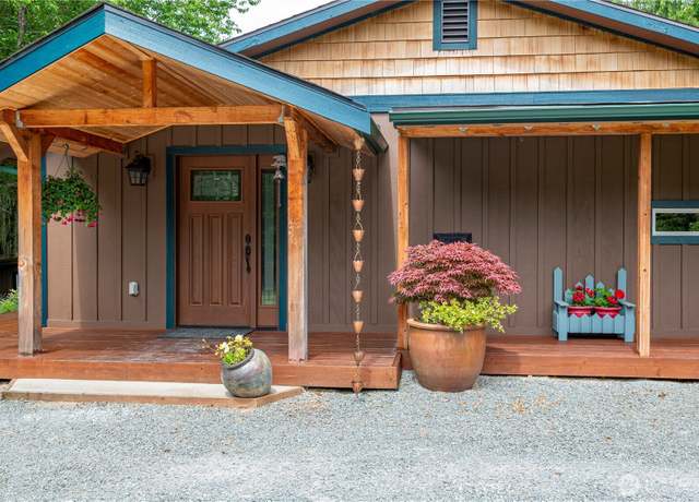 Property at 25451 Lake Cavanaugh Rd, Mount Vernon, WA 98274, 3 beds, 3 baths