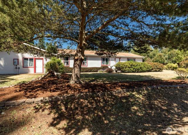 Property at 401 Mitchell Dr, Coupeville, WA 98239, 2 beds, 2 baths
