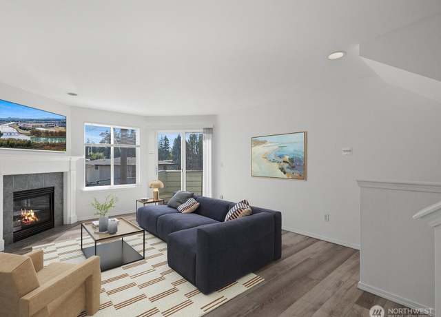 Property at 13713 Greenwood Ave N, Seattle, WA 98133, 3 beds, 2.5 baths