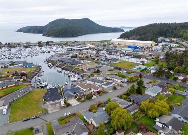 Property at 5504 Doon Way, Anacortes, WA 98221, 3 beds, 2 baths