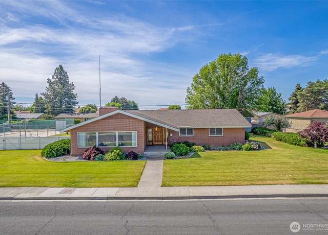 Property at 742 I St SW, Quincy, WA 98848, 4 beds, 3 baths