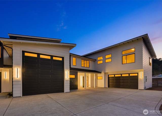 Property at 116 4th Ave S, Algona, WA 98001, 4 beds, 2.5 baths