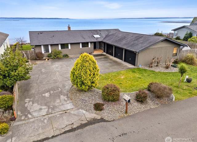 Property at 614 Chinook Ave SE, Ocean Shores, WA 98569, 3 beds, 2.5 baths