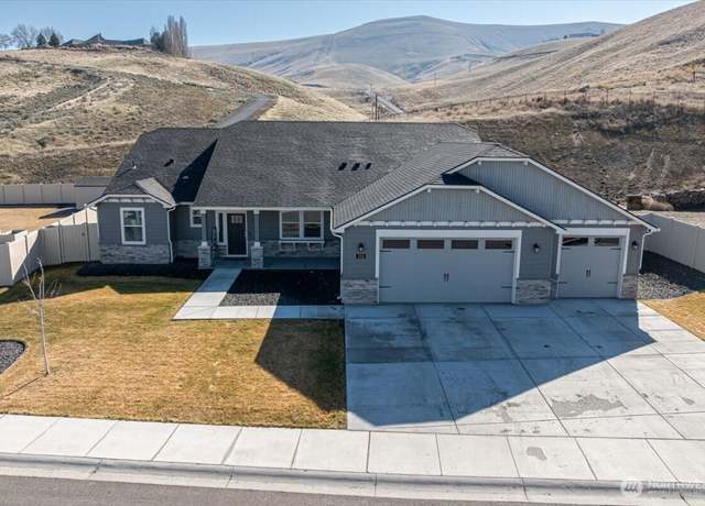 Property at 234 Ladera St, Prosser, WA 99350, 3 beds, 2.5 baths