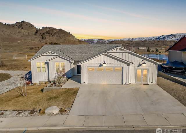 Property at 422 Sunny Brooke Ln, Chelan, WA 98816, 4 beds, 3 baths