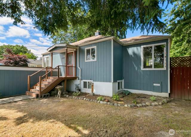 Property at 1316 West Ave, Port Orchard, WA 98366, 3 beds, 1 bath