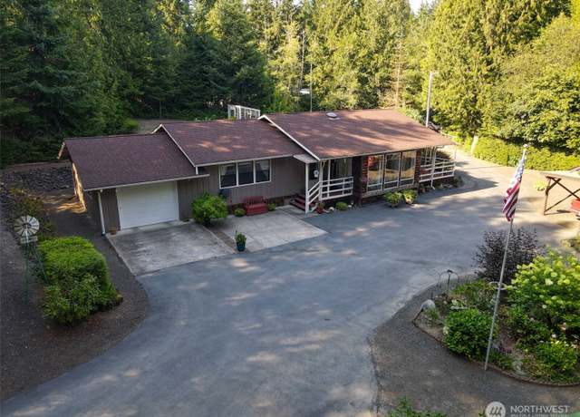 Property at 40 N Cresthill Way, Hoodsport, WA 98548, 2 beds, 2 baths