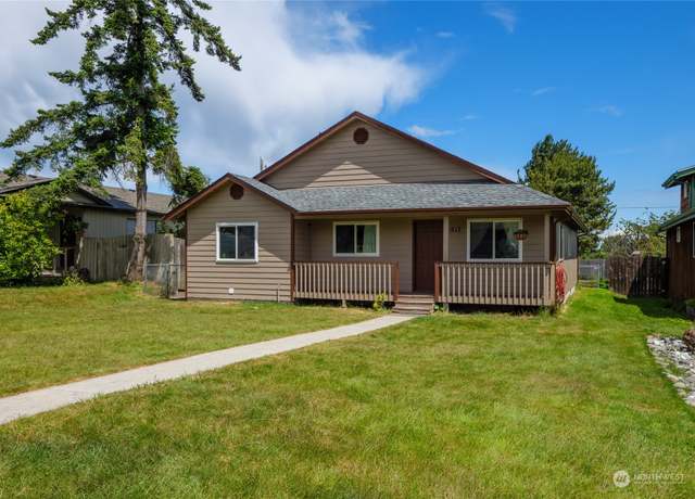 Property at 1517 W 7th St, Port Angeles, WA 98363, 3 beds, 2 baths