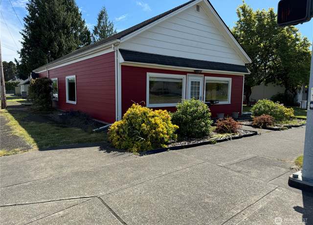 Property at 102 W Emerson Ave, Hoquiam, WA 98550, 3 beds, 2 baths