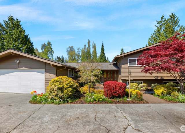 Property at 1005 Harborview Ln, Everett, WA 98203, 4 beds, 3.5 baths
