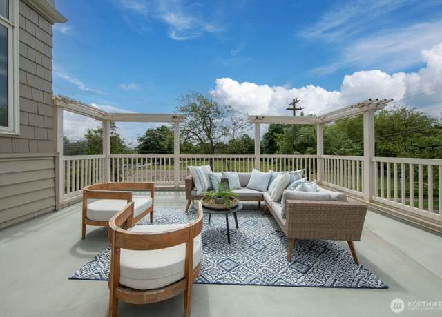 Property at 716 N 41st St, Seattle, WA 98103, 2 beds, 2.5 baths