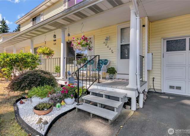 Property at 32623 3rd Pl S Unit 2-c, Federal Way, WA 98003, 3 beds, 1.5 baths