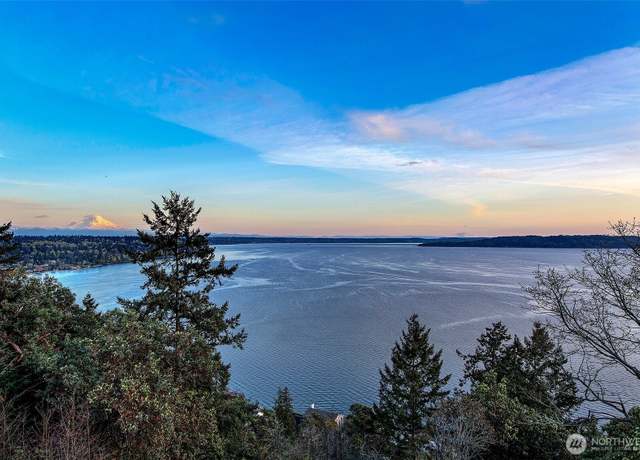 Property at 2721 SW 170th St, Seattle, WA 98166, 4 beds, 3.5 baths