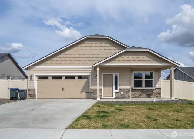 Property at 213 Royal Palm Dr, Moses Lake, WA 98837, 3 beds, 2 baths
