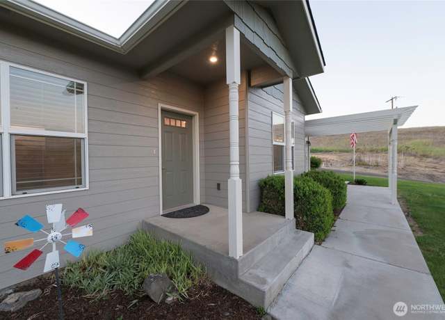 Property at 6279 Touchet North Rd, Touchet, WA 99360, 3 beds, 2 baths