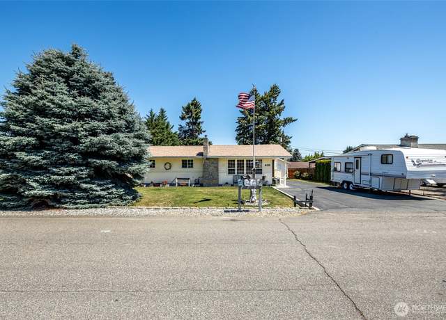 Property at 405 N Marie Ave, Wenatchee, WA 98802, 3 beds, 2 baths