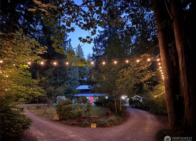 Property at 15052 253rd Ave SE, Issaquah, WA 98027, 4 beds, 2.5 baths