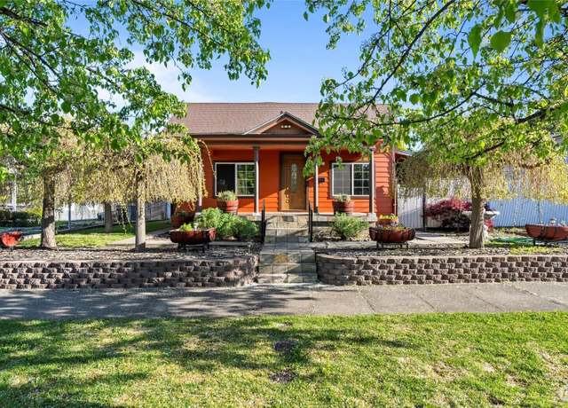 Property at 224 W Maple St, Walla Walla, WA 99362, 2 beds, 1 bath