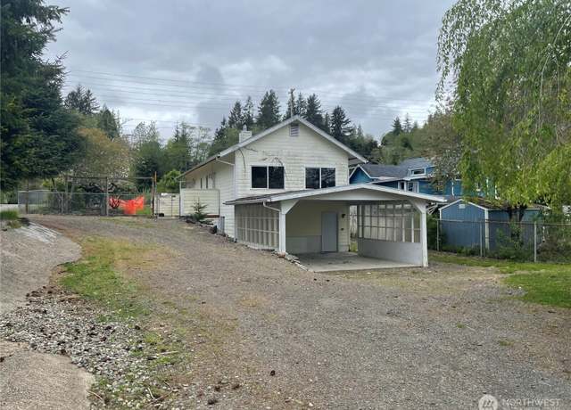 Property at 1700 N B St, Aberdeen, WA 98520, 3 beds, 1.5 baths