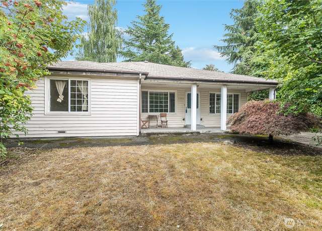 Property at 1311 N 36th St, Renton, WA 98056, 4 beds, 2 baths