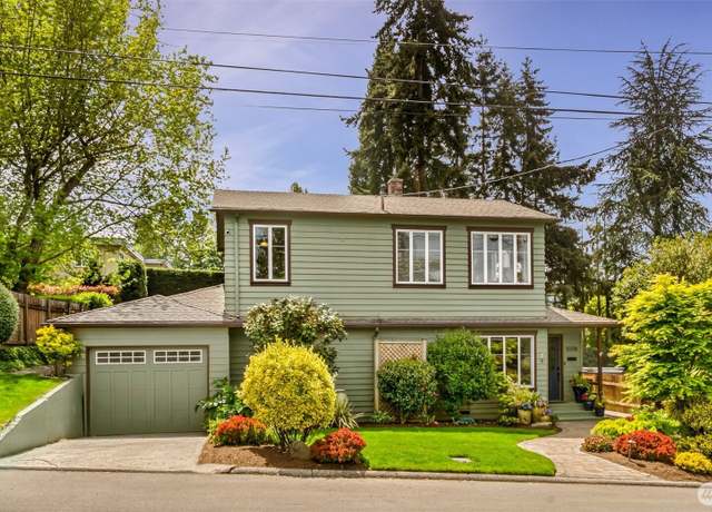 Property at 10218 NE 65th St, Kirkland, WA 98033, 3 beds, 2 baths