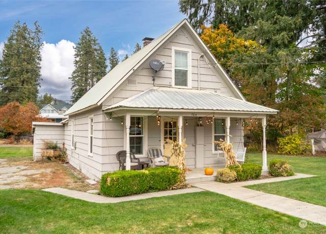 Property at 704 Birch St, Leavenworth, WA 98826, 2 beds, 1 bath