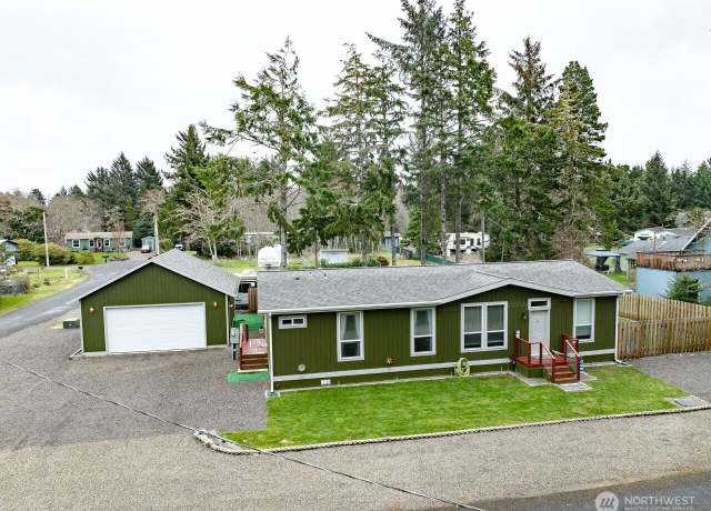 Property at 32112 N Pl, Ocean Park, WA 98640, 3 beds, 2 baths