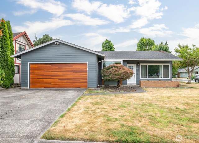 Property at 2244 Lee Ave, Longview, WA 98632, 3 beds, 2 baths