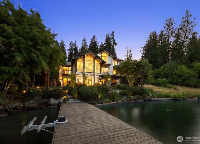 Property at 4014 E Mercer Way, Mercer Island, WA 98040, 4 beds, 3.5 baths