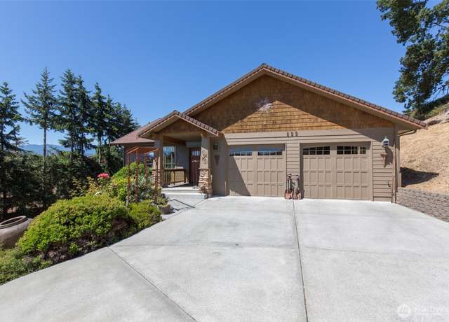 Property at 822 E Oak St, Sequim, WA 98382, 3 beds, 3 baths
