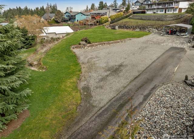 Property at 2137 3rd St SE, Puyallup, WA 98372
