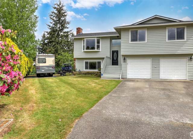 Property at 4525 127th Pl NE, Marysville, WA 98271, 4 beds, 3 baths