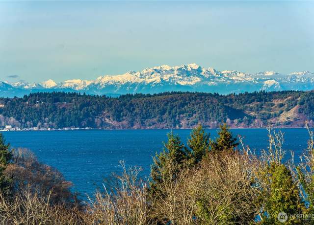 Property at 30822 36th Ct SW, Federal Way, WA 98023, 3 beds, 2.5 baths