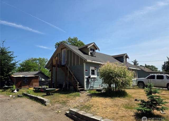 Property at 10609 15th Avenue Ct S, Tacoma, WA 98444, 2 beds, 2 baths