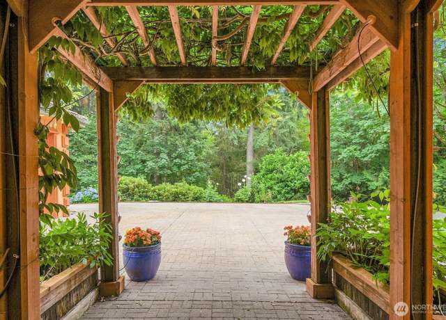 Property at 8455 Landing Ln SE, Port Orchard, WA 98367, 4 beds, 3 baths