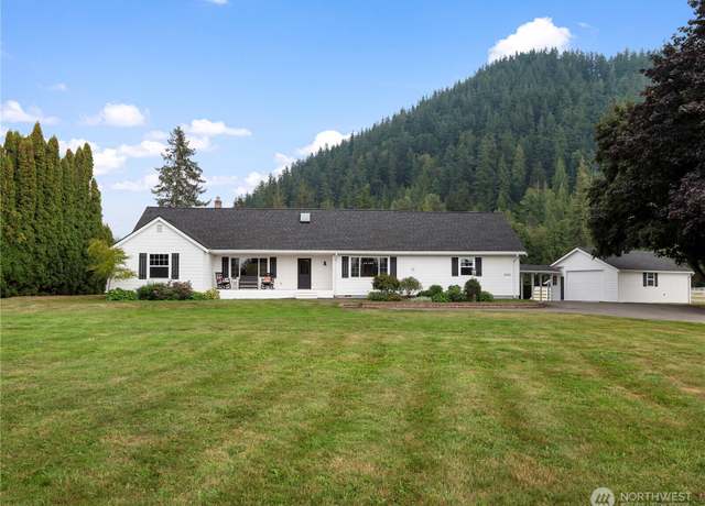 Property at 27721 SE 468th St, Enumclaw, WA 98022, 3 beds, 2.5 baths