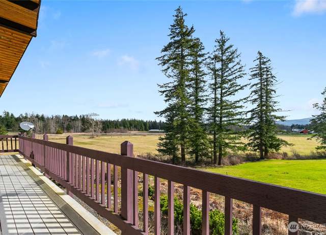 Property at 626 Van Wyck Rd, Bellingham, WA 98226, 3 beds, 3 baths