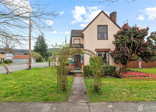 Property at 435 Nelson St, Sedro Woolley, WA 98284, 4 beds, 2 baths