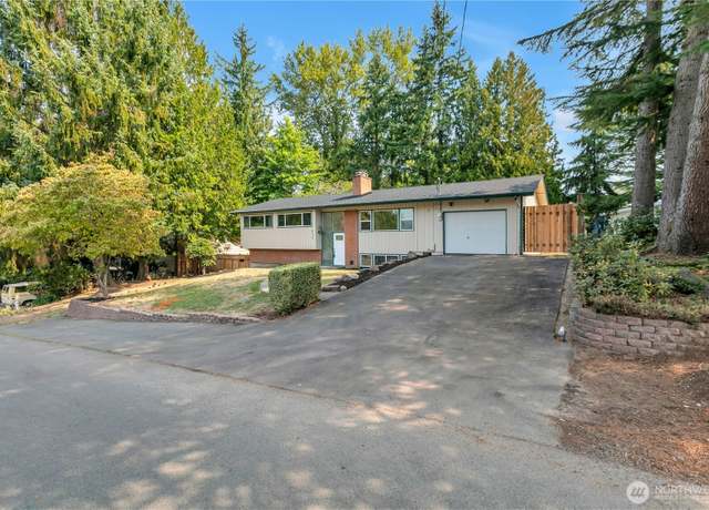 Property at 836 Hilltop Ave, Kent, WA 98031, 4 beds, 3 baths