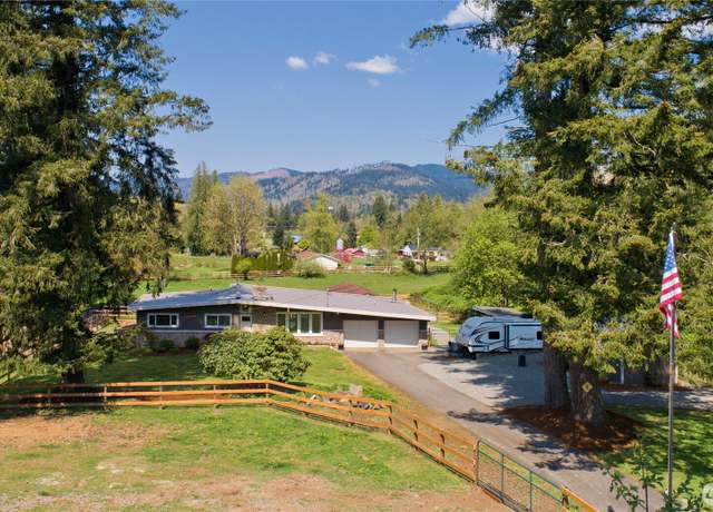 Property at 27430 SE 208th St, Maple Valley, WA 98038, 3 beds, 2 baths