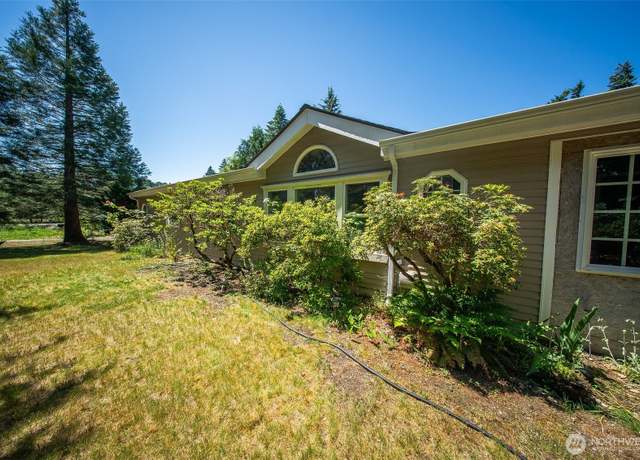 Property at 19308 8th St E, Spanaway, WA 09387, 3 beds, 2 baths