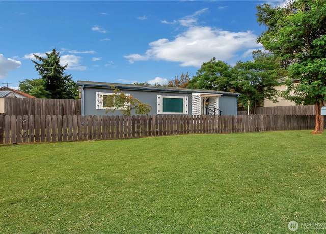 Property at 213 169th St E, Spanaway, WA 98387, 3 beds, 2 baths