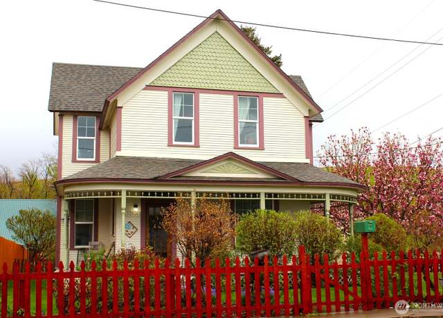 Property at 1321 Chestnut St, Milton-freewater, OR 97862, 4 beds, 2 baths