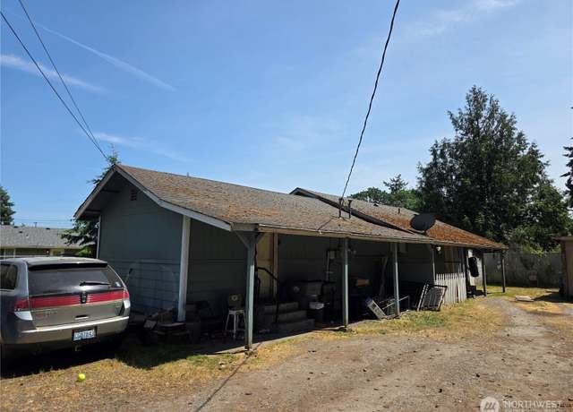 Property at 10615 15th Avenue Ct S, Tacoma, WA 98444, 2 beds, 3 baths