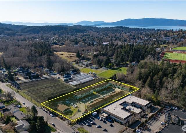 Property at 820 32nd St, Bellingham, WA 98225, 57 baths