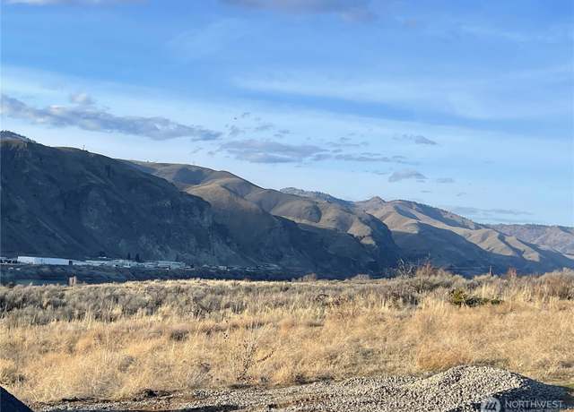 Property at 333 NW Deep River Ct, East Wenatchee, WA 98802