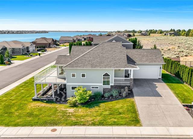 Property at 6401 Farrer Way NE, Moses Lake, WA 98837, 3 beds, 2.5 baths